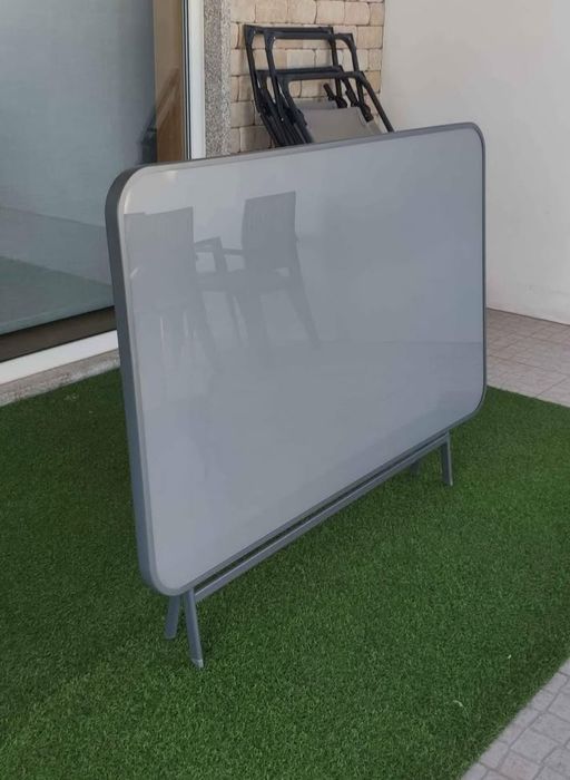 Conjunto Mesa de Jardim + 4 Cadeiras