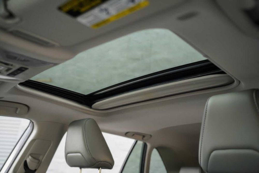 Toyota RAV4 XLE Premium      2023