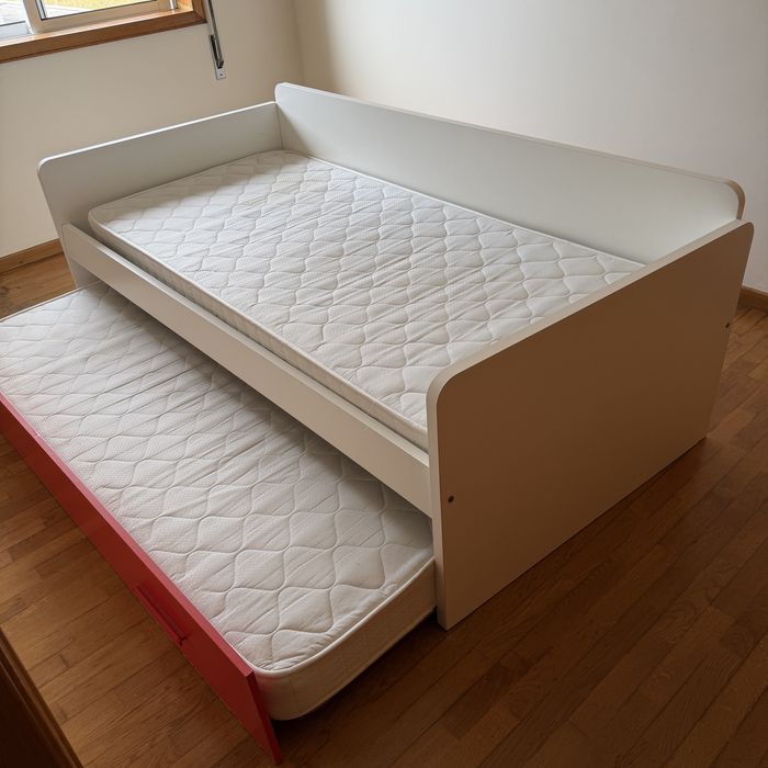 Cama Dupla com Colchōes