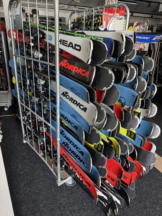 Лижі новий завіз.