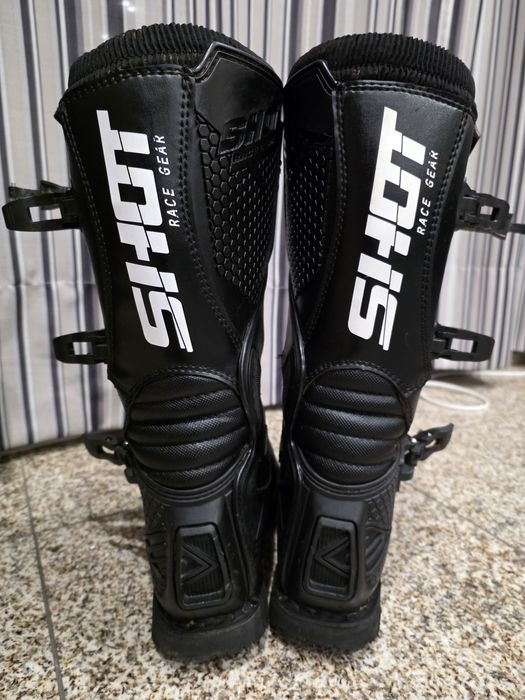 T/42 Botas Shot Race X10
