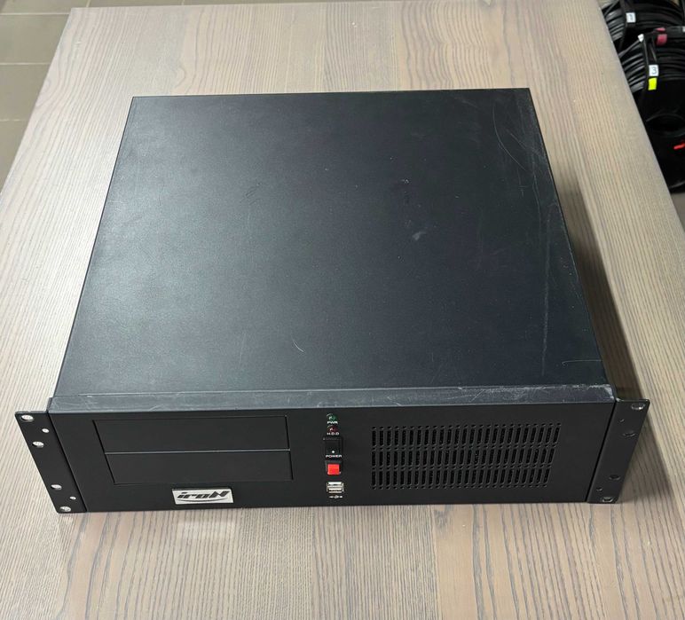 Obudowa komputera RACK