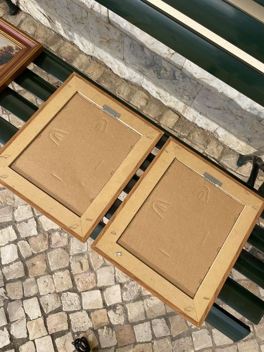 Quadros com pinturas à mão