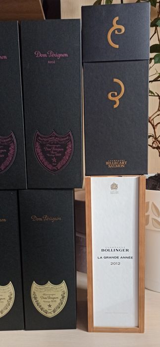 Пустые коробки от Cristal Dom perignon