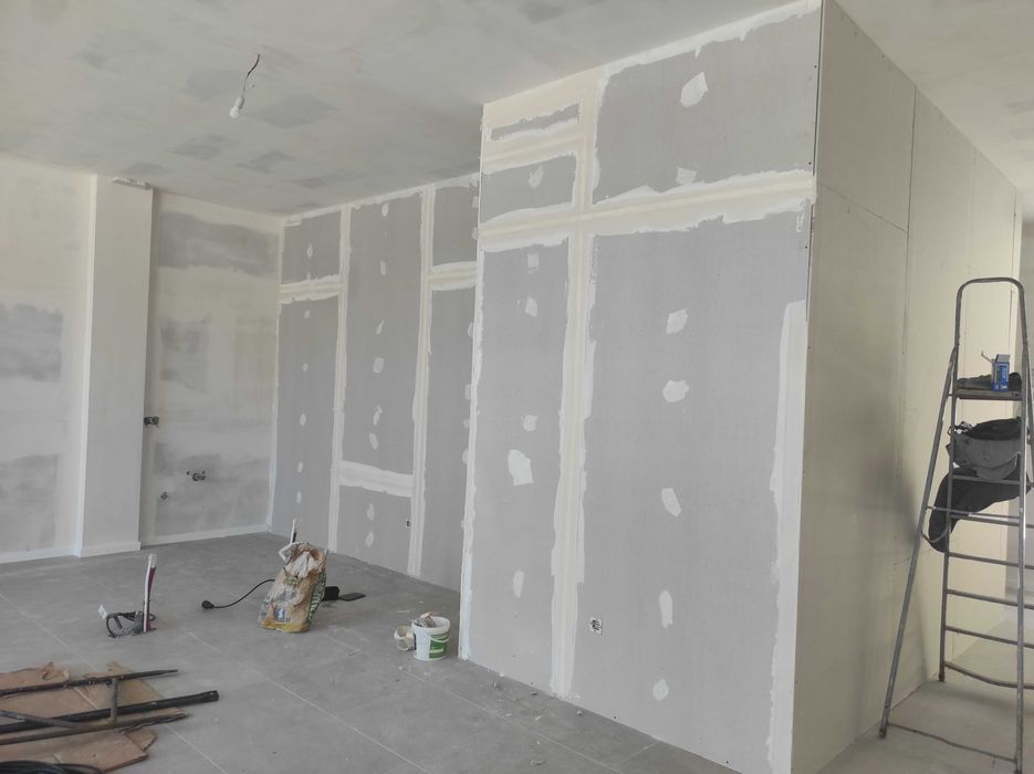 Trabalhos de pladur /pinturas/pvc