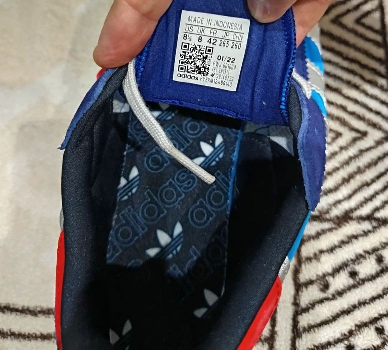 Adidas кроссовки размер 42.