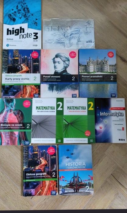 Podręczniki do 2 klasy liceum lub technikum.