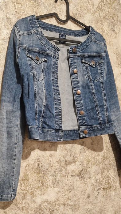 Damska kurtka jeansowa roz. M