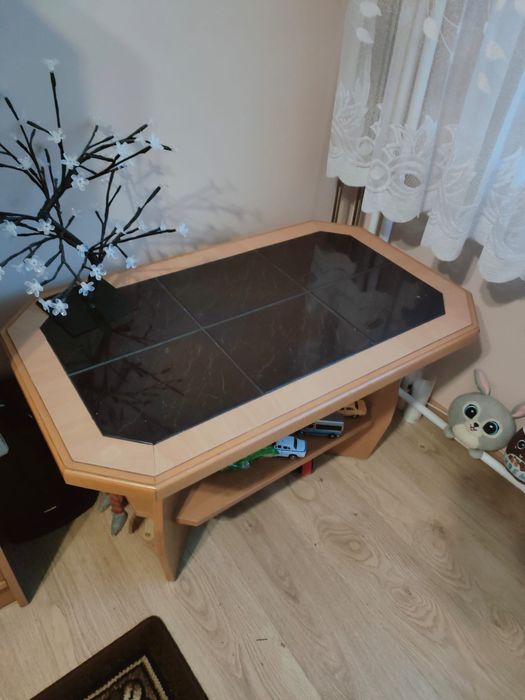 Stolik ława w bardzo dobrym stanie