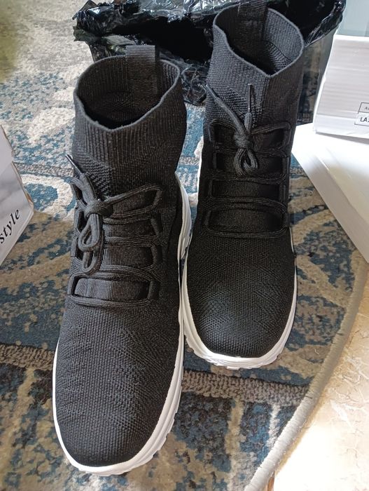 Nowe buty botki skarpetkowe
