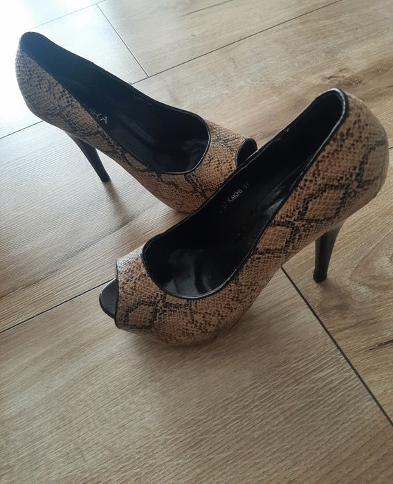 Buty na obcasie szpilki
