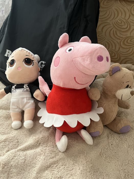 Мʼякі іграшки різні