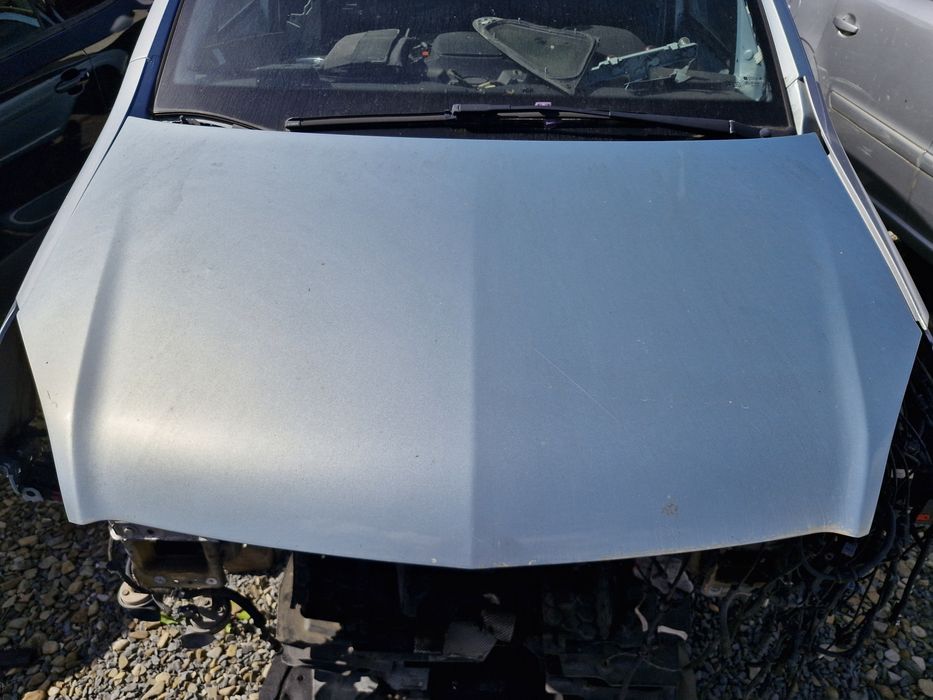 Капот Opel Zafira B 2006-2011