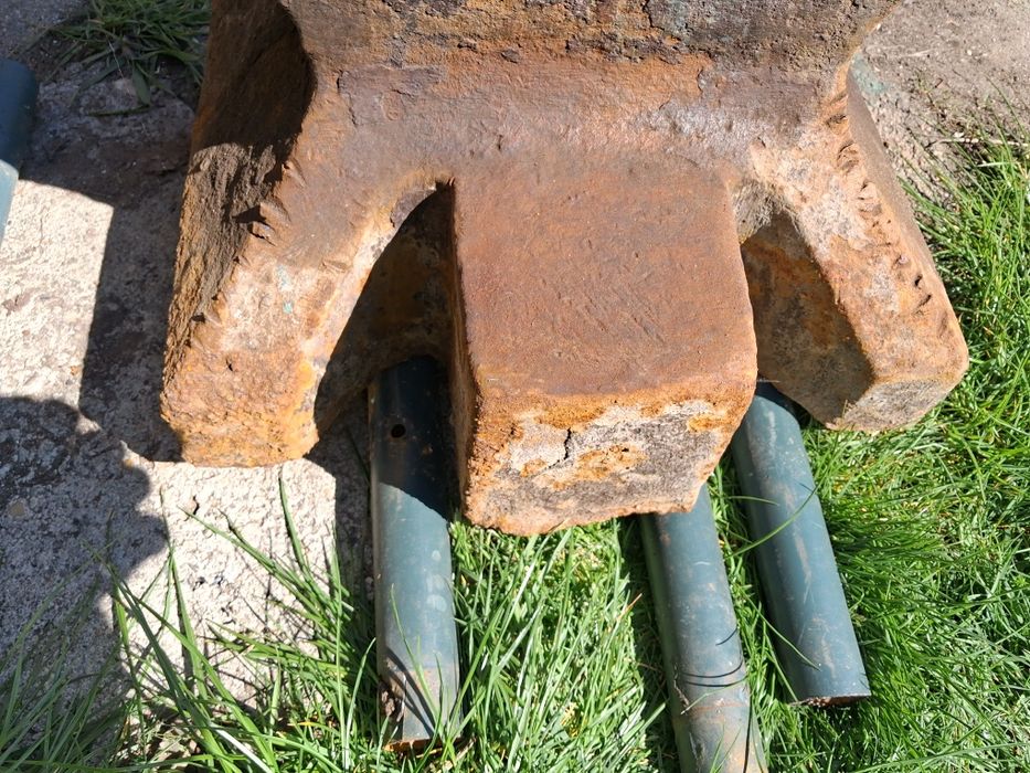 Kowadło kowalskie stare duże 200÷250kg
