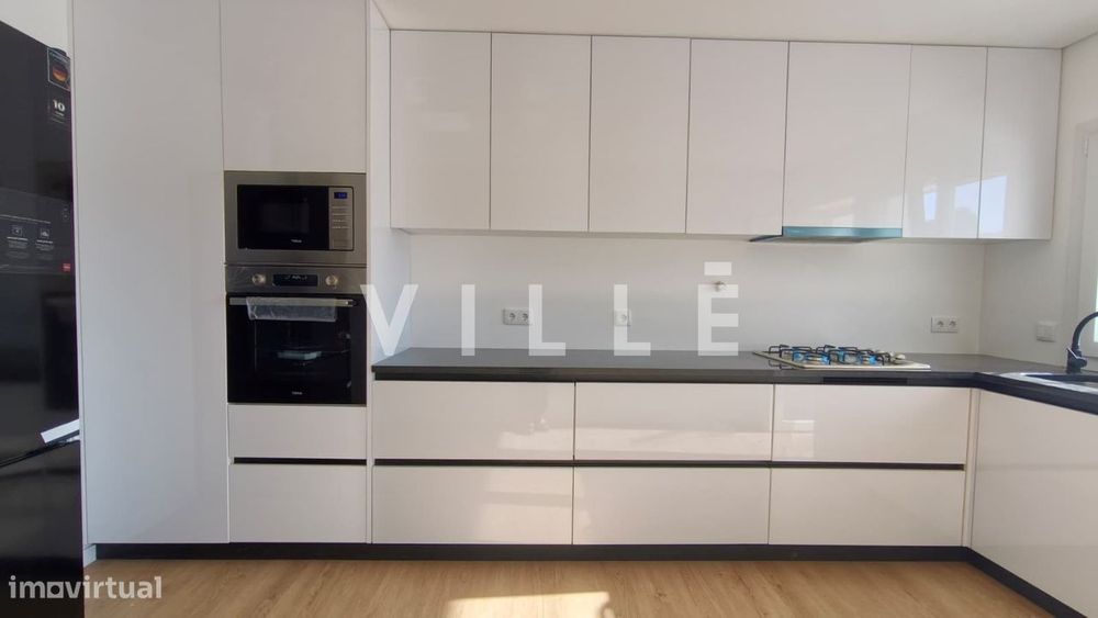 Apartamento T2 Remodelado com Garagem Fechada e Jardim | Gafanha da Na