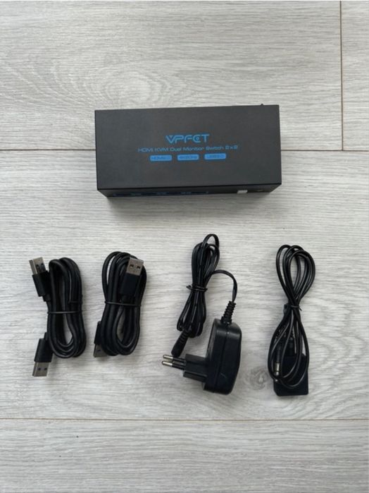 Przełącznik KVM Dla 2 Komputerów Udostępnia 2 Monitory