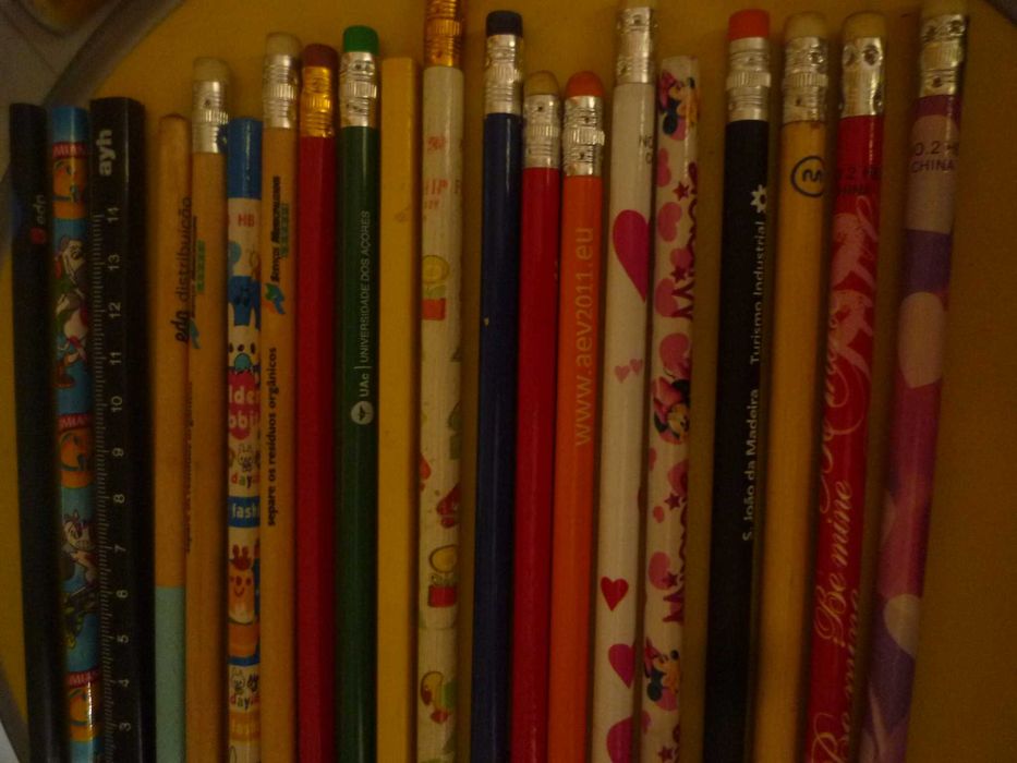 Lápias de carvão diversos com publicidade/ cada