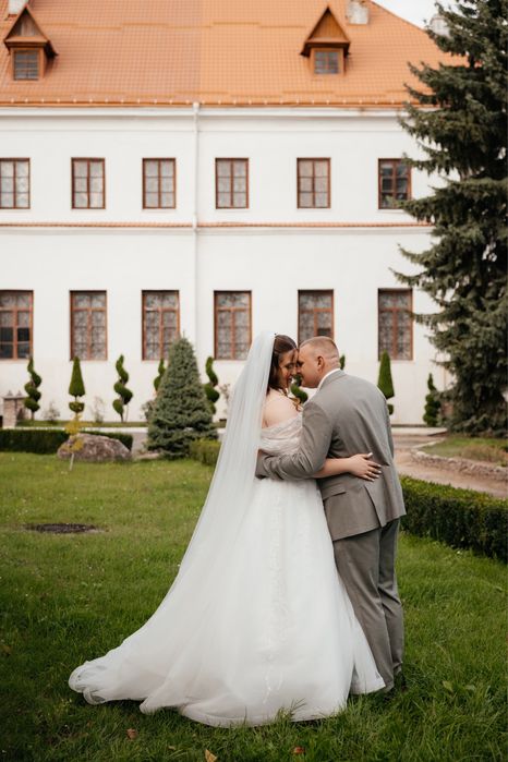 Продаю весільну сукню