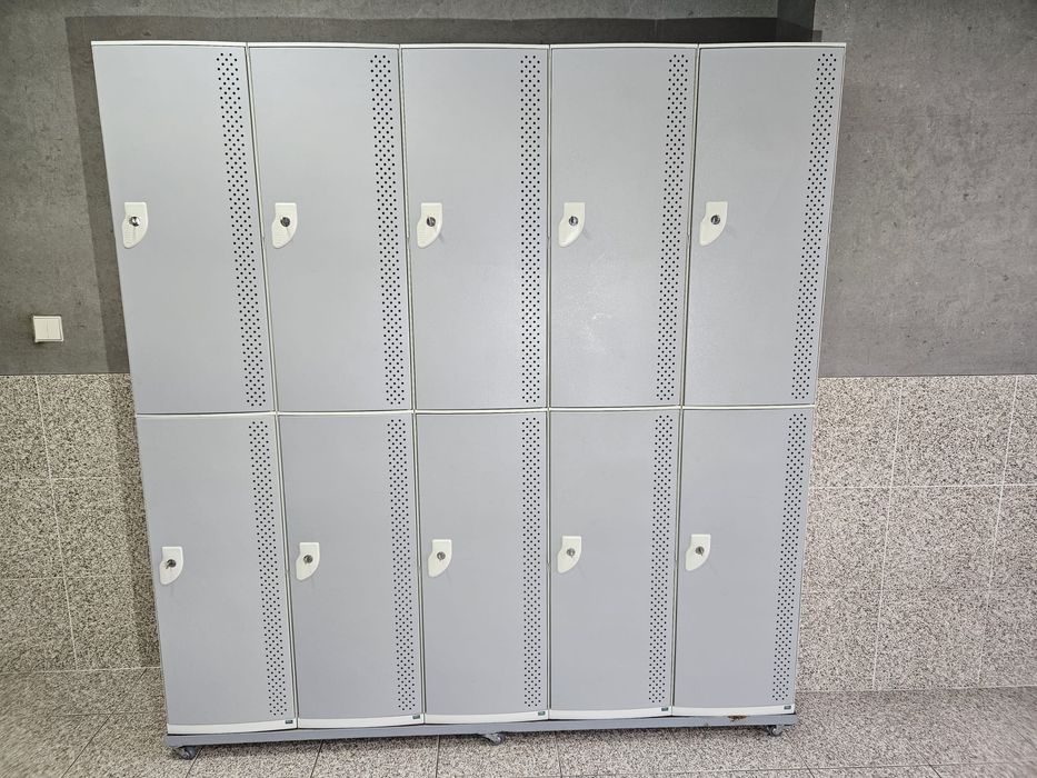 Conjunto de 10 cacifos em PVC