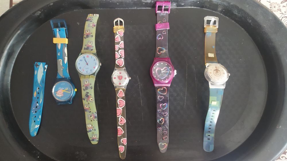 Selos, isqueiros, porta chaves, relógios, galhardetes e livros faturas