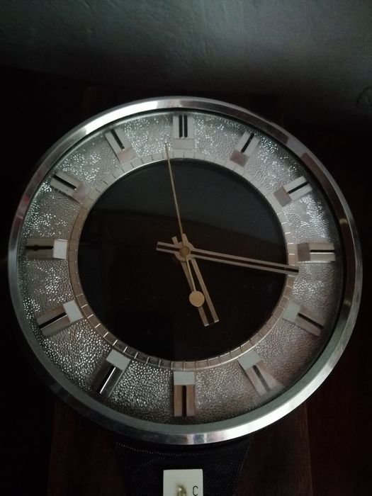 Годинник настінний