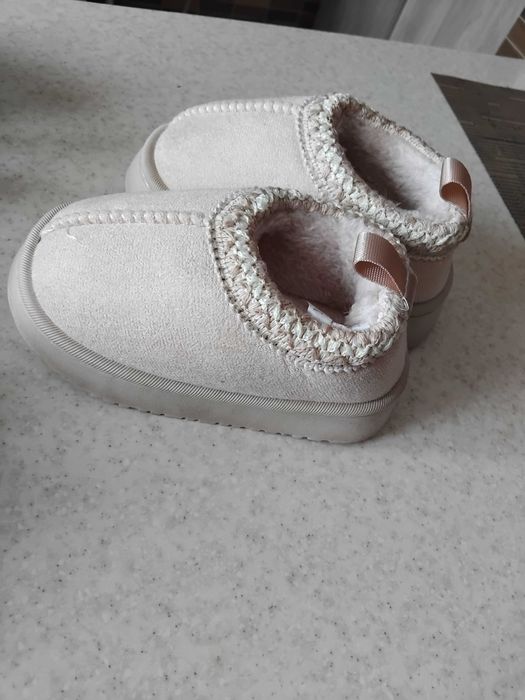 Дитяче взуття весна