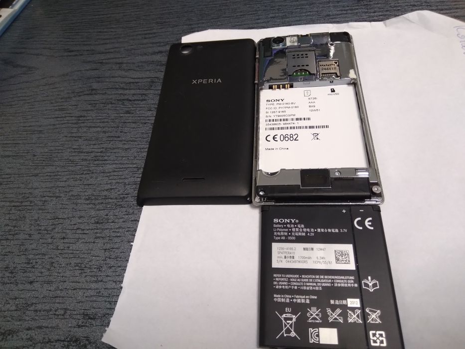 Telefon Xperia J ST 26i
