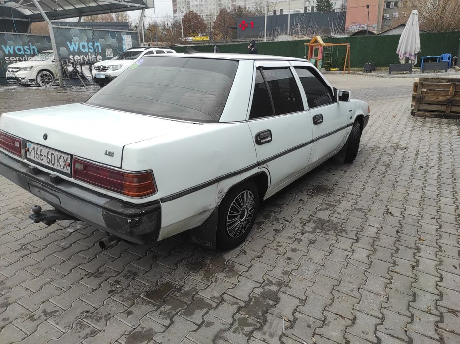 Mitsubishi Galant 5