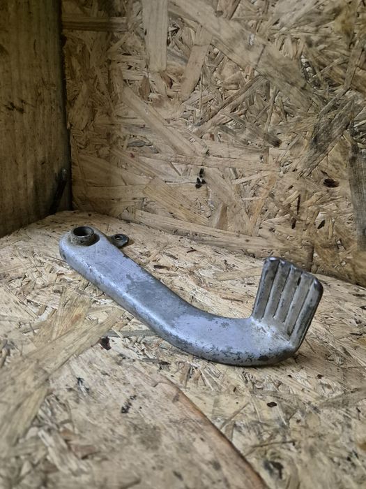 Dzwignia hamulca tylnego nożnego romet pony kadet ogar