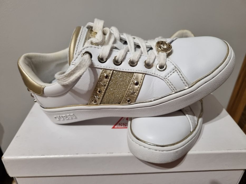 GUESS Bevlee - Sneakersy niskie, białe, roz. 35