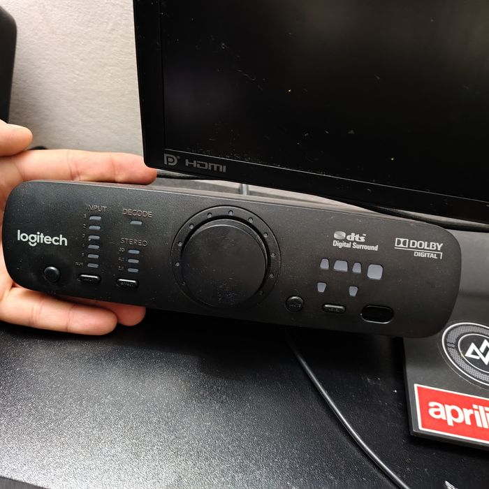 Logitech Z906 5.1 THX, 500W RMS, DTS/Dolby Digital, sprawny zestaw, subwoofer + 5 satelit + panel sterujący