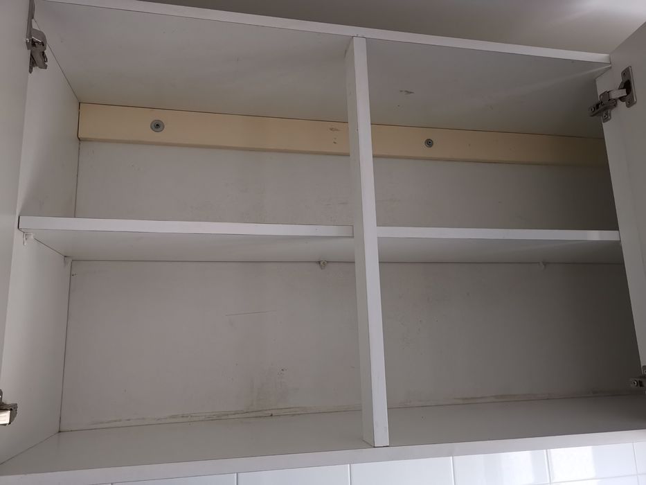 Mobiliário de cozinha e casa de banho