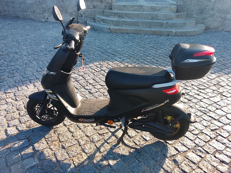 Vendo moto eléctrica