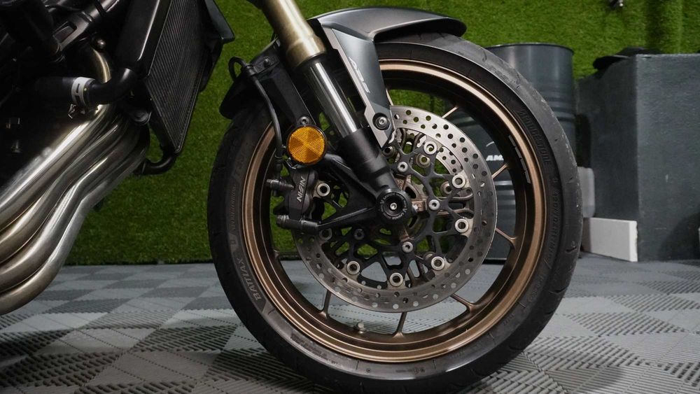 CB650R 2022 10.000 Kms! AKRAPOVIČ