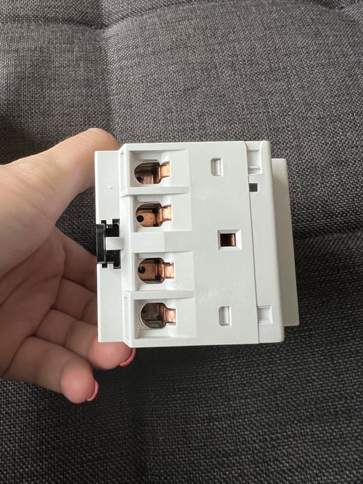 Контактор 2NO+2NC ABB esb40-22N 230в 40а