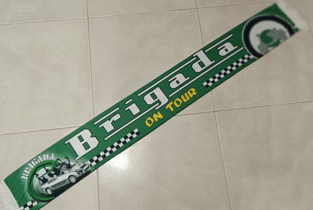 cachecol Brigada on tour