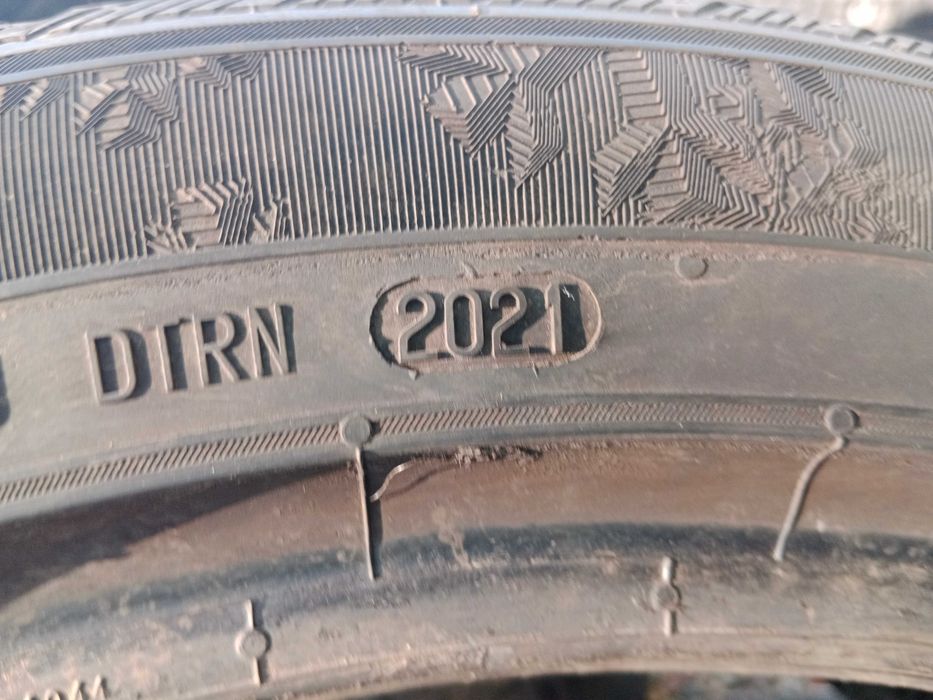 Opona używana 235/45R18 Semperit Speed-Grip 3 1szt.