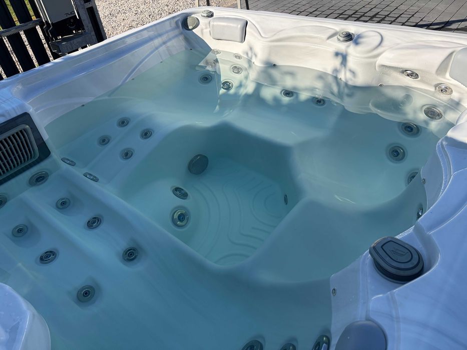 Jacuzzi Wellis Pluto Całoroczne Balboa Wanna Spa