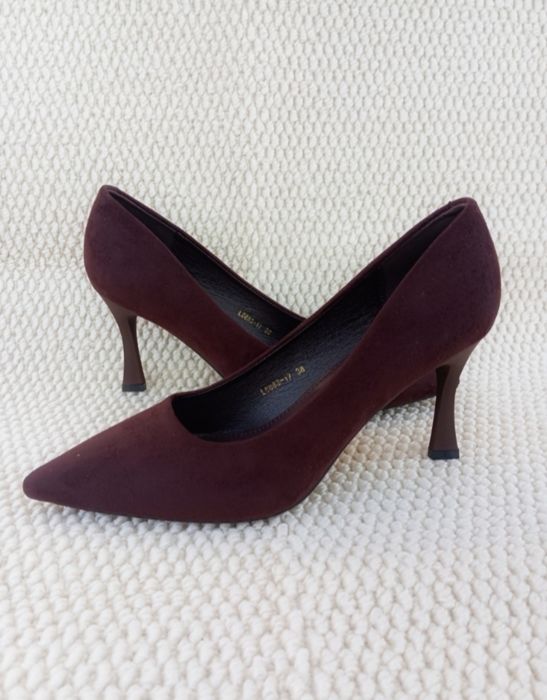 Зручні шоколадні туфлі