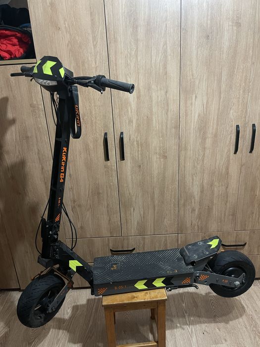 Продам свій електросамокат Kugoo G4 2024 в хорошому стані!!