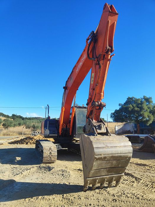 Escavadoura Hitachi 210LC