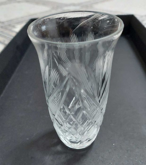 Wazon, wazonik kryształowy mały kielich