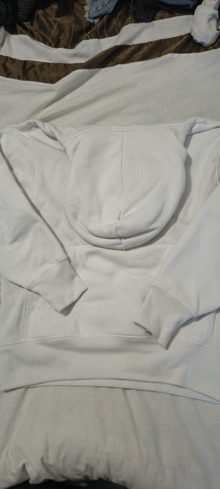 Biała bluza z kapturem  Reserved Coquette
