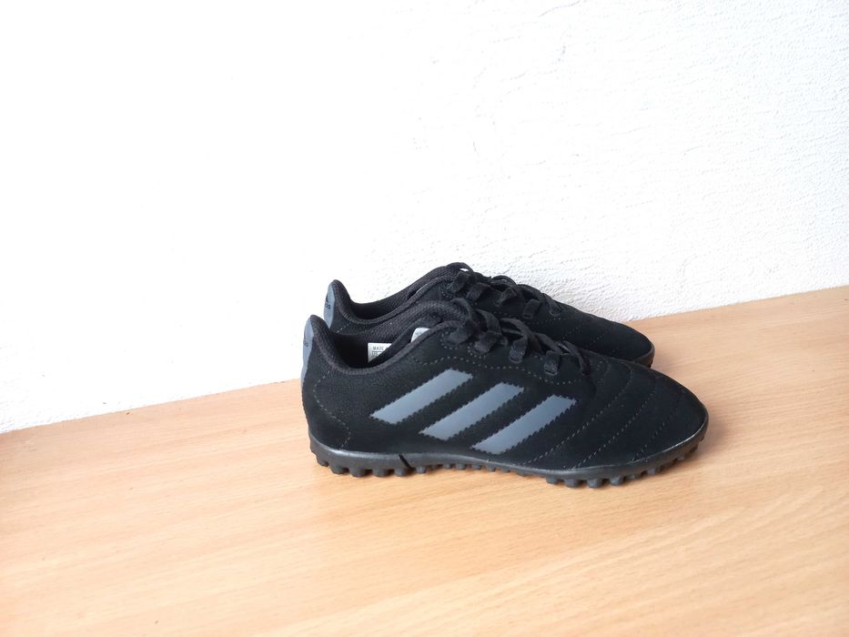 Сороконіжки стоноги бутси Adidas 30,5 р. устілка 19 см.