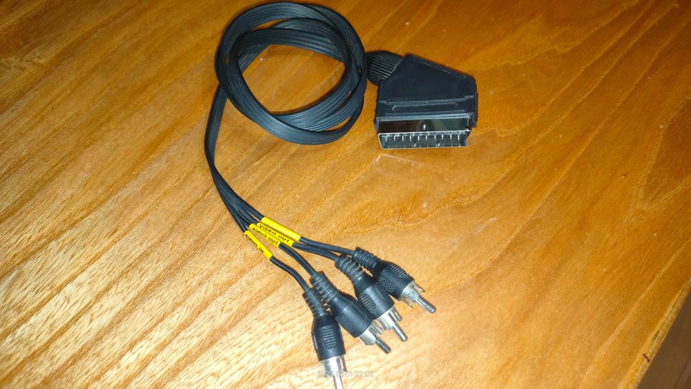 Kabel euro/scart - 4 chinch wejście/wyjście stan bdb