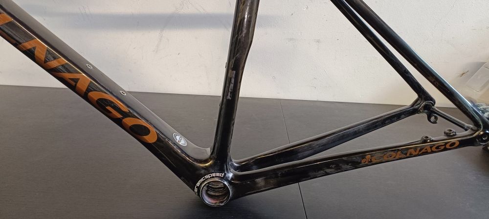 Quadro em carbono COLNAGO