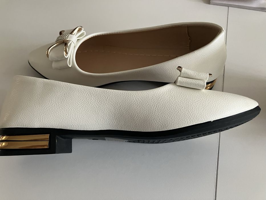 Damskie buty z noskiem