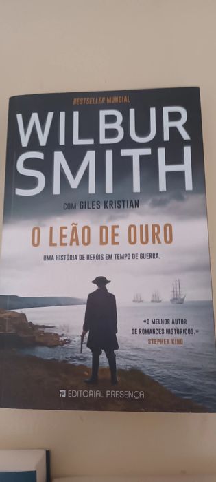 Dezenas de livros recentes, nunca lidos