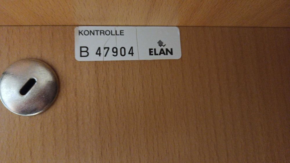 Szafka biurowa zamykana na kluczyk