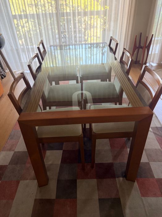 Conjunto para Sala de Jantar (marca Interforma) em cerejeira (Mesa+6 Cadeiras+Aparador) - Excelente Estado.